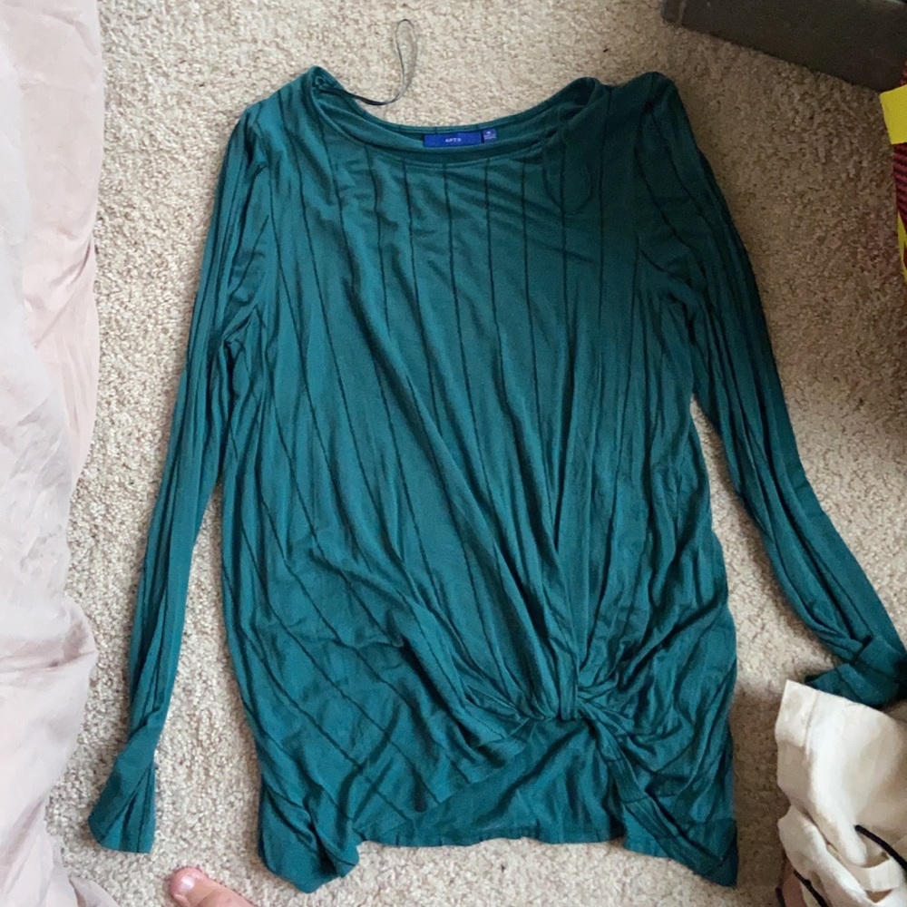 Apt 9 knot front top